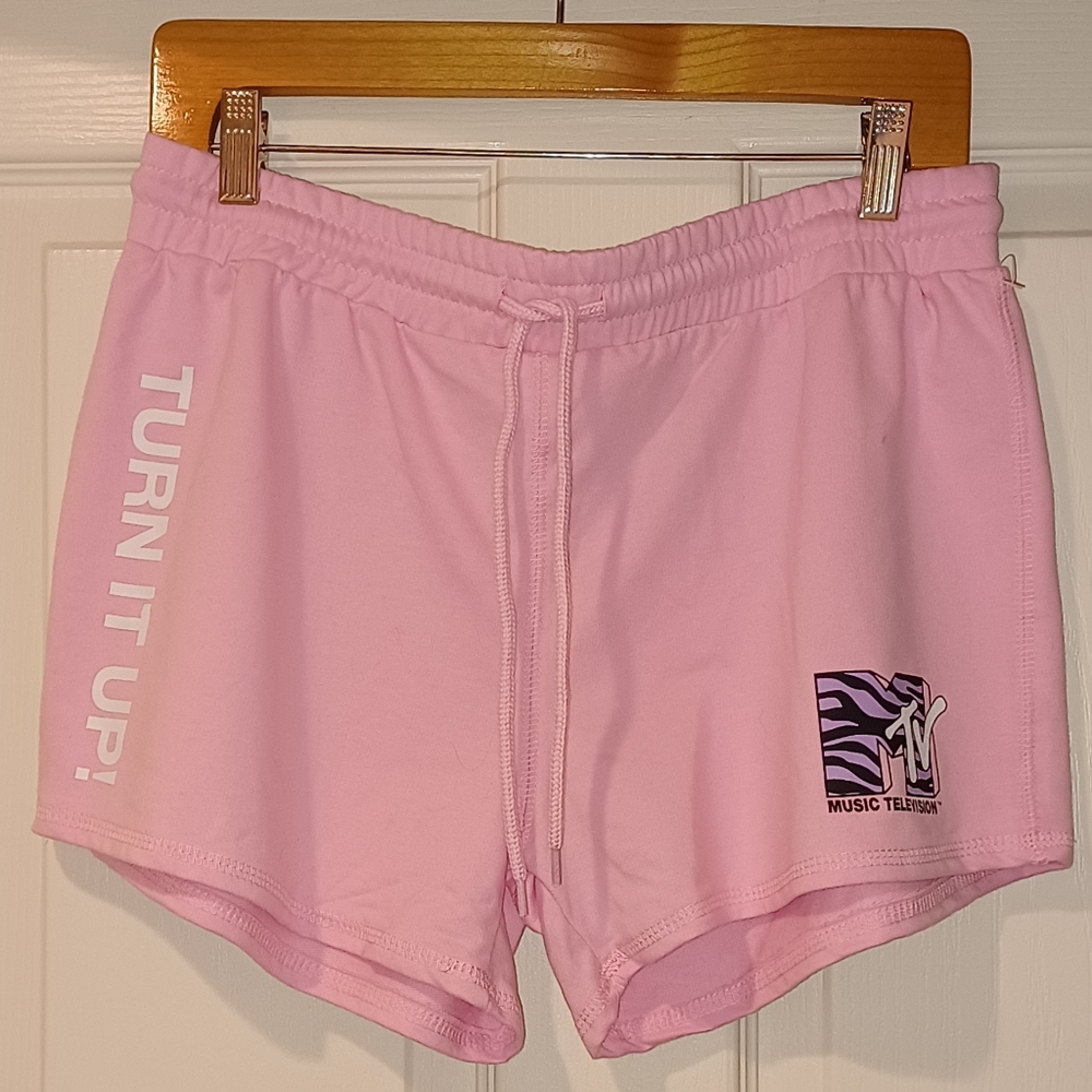 OFFICIAL MTV TURN IN UP PINK SHORTS
SIZE: LARGE
NE